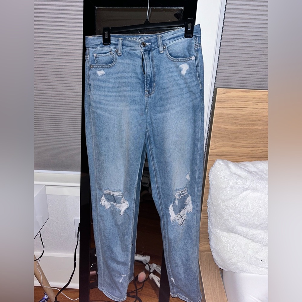 American eagle mom jeans